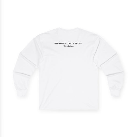 the DAEHAN Unisex Long Sleeve T-Shirt