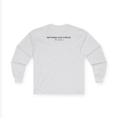 the DAEHAN Unisex Long Sleeve T-Shirt